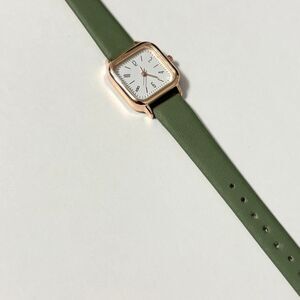 Ladies Quartz Watch Rose Gold Tone Case With Green Leather Band